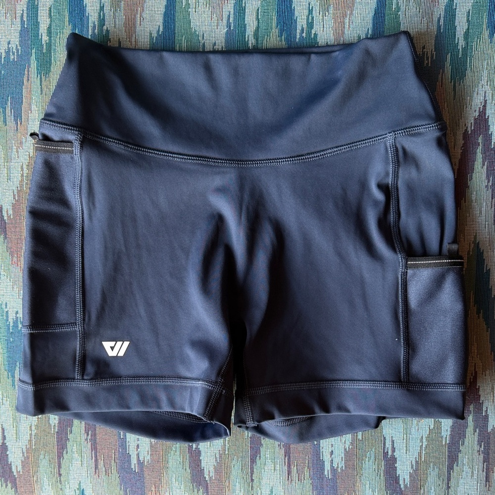 New Wolaco M Women's Navy Athletic Pocket 4” inseam running Shorts